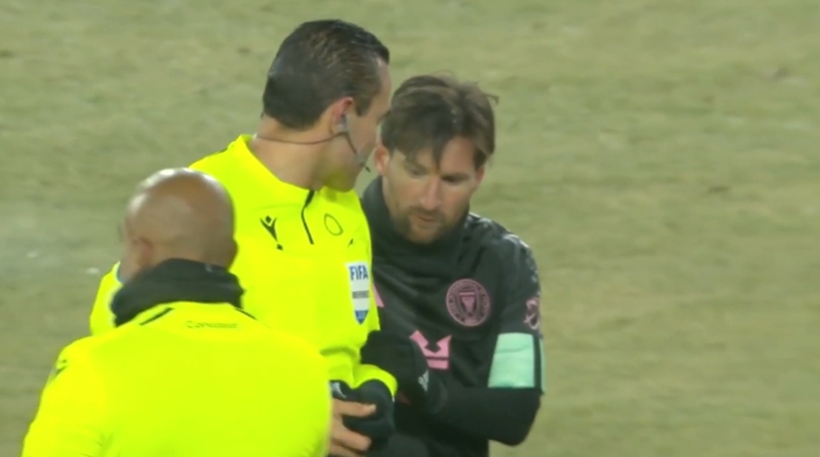 赛后向梅西要签名!ESPN:墨西哥裁判被停哨半年,再犯无限期停哨